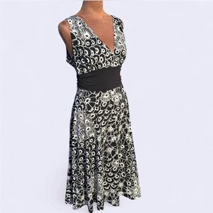 Maggy London Black and White Floral Midi Dress